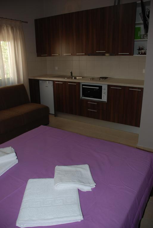Marianna Apartments Nea Roda Chambre photo