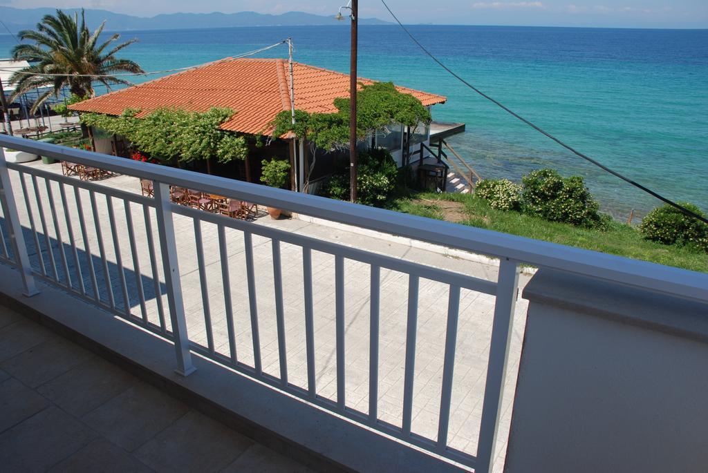 Marianna Apartments Nea Roda Chambre photo