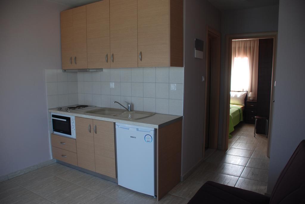 Marianna Apartments Nea Roda Chambre photo