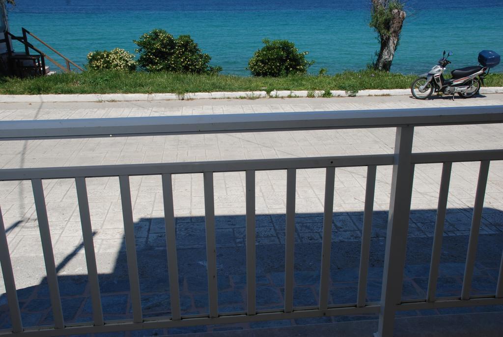 Marianna Apartments Nea Roda Chambre photo