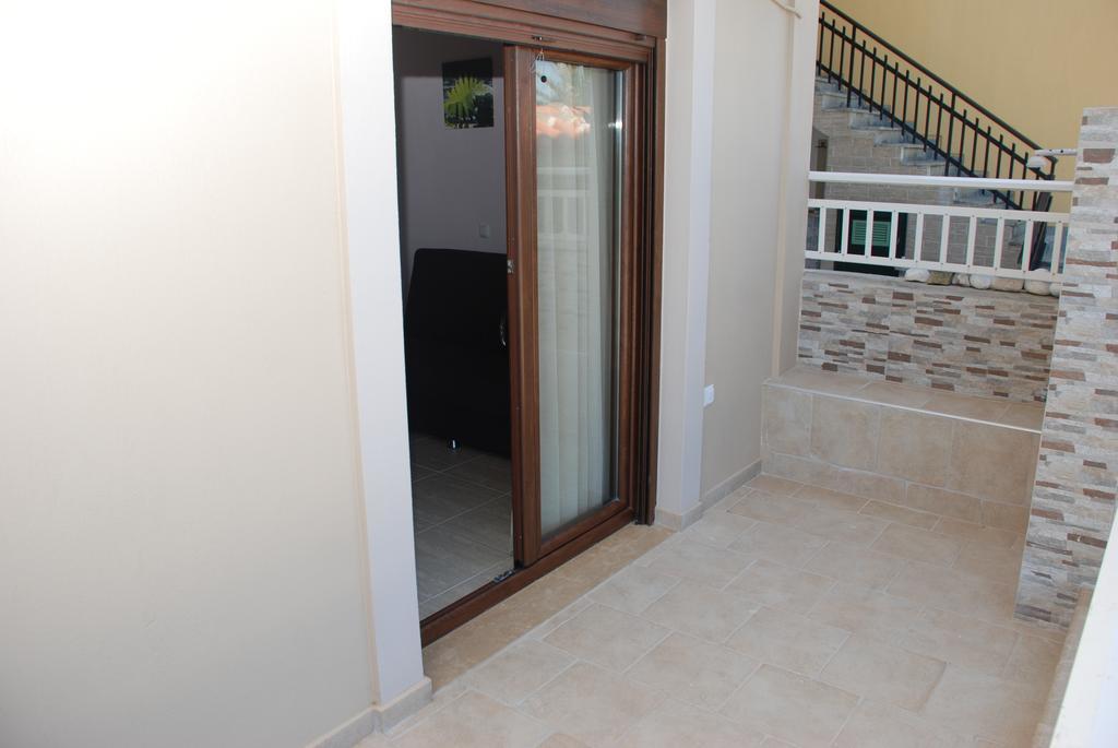 Marianna Apartments Nea Roda Chambre photo