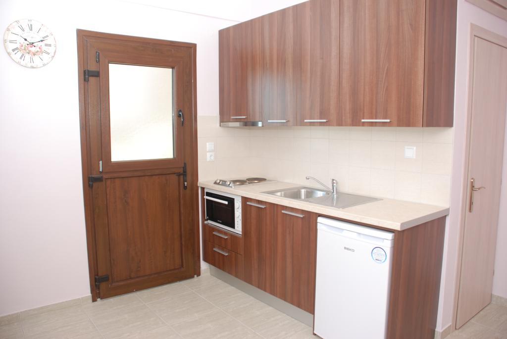 Marianna Apartments Nea Roda Chambre photo