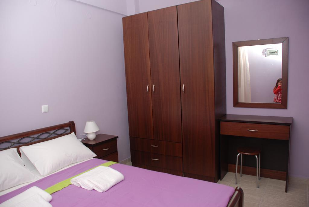 Marianna Apartments Nea Roda Chambre photo