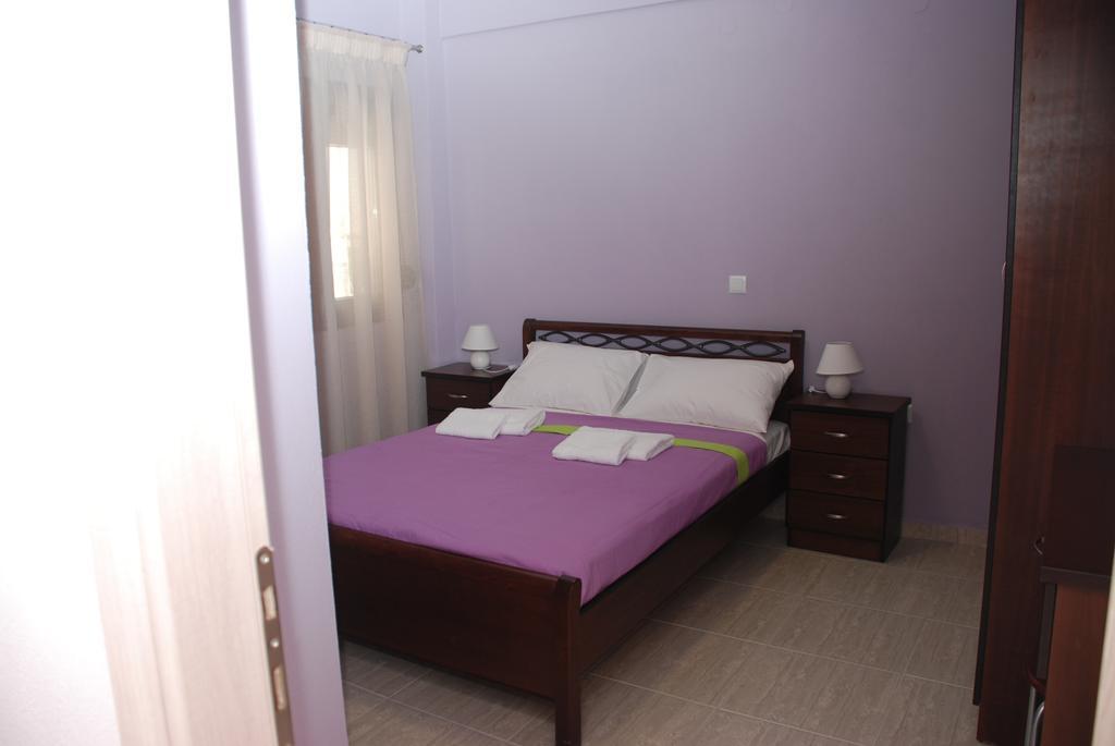 Marianna Apartments Nea Roda Chambre photo