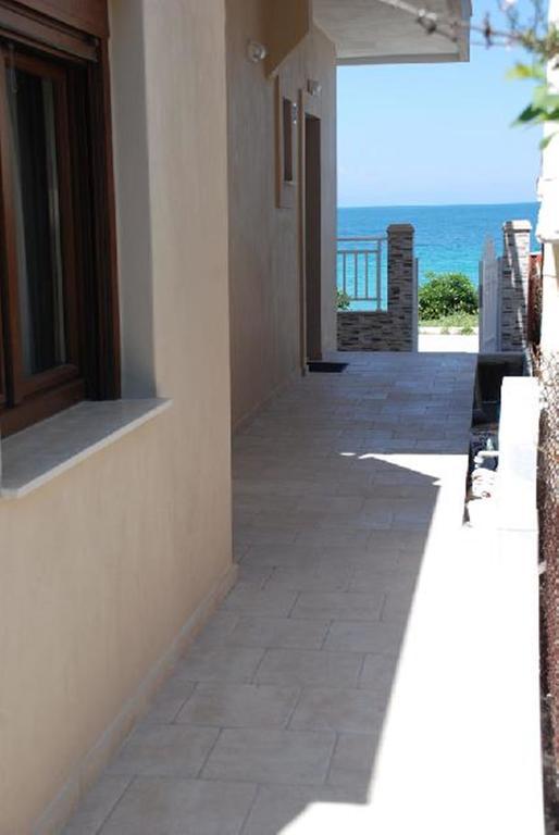 Marianna Apartments Nea Roda Extérieur photo